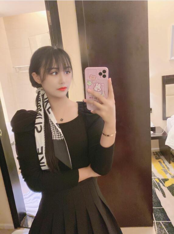 奶子很大的成都妹儿 一只手握不住